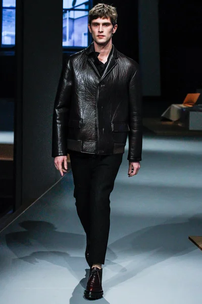 Look 28
